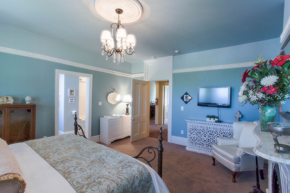 Lady Elizabeth Suite, King Bed