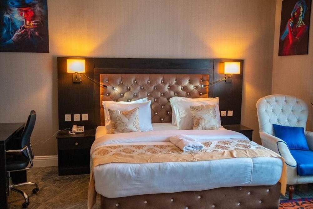 Royal Room photo 2