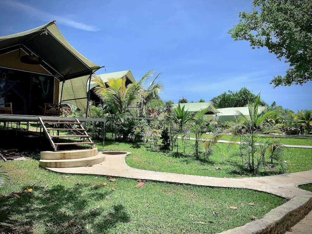 Honeymoon Tent, 1 Bedroom, Ocean View photo 3