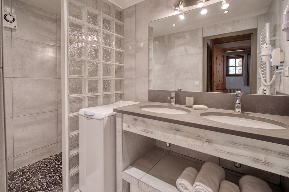 Luxury Apartment photo 3