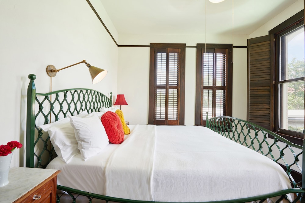 Superior Suite, 1 King Bed, Accessible, City View (Hemingway Suite (Hs))