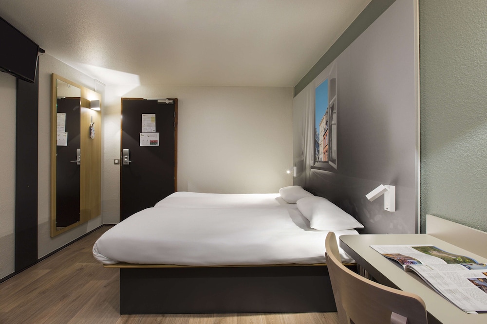 Double Room, Non Smoking - Photo 3