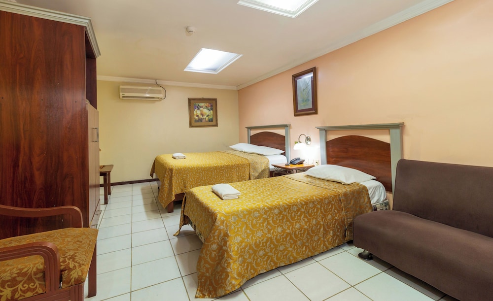 Standard Twin Room, 1 Bedroom, City View photo 3