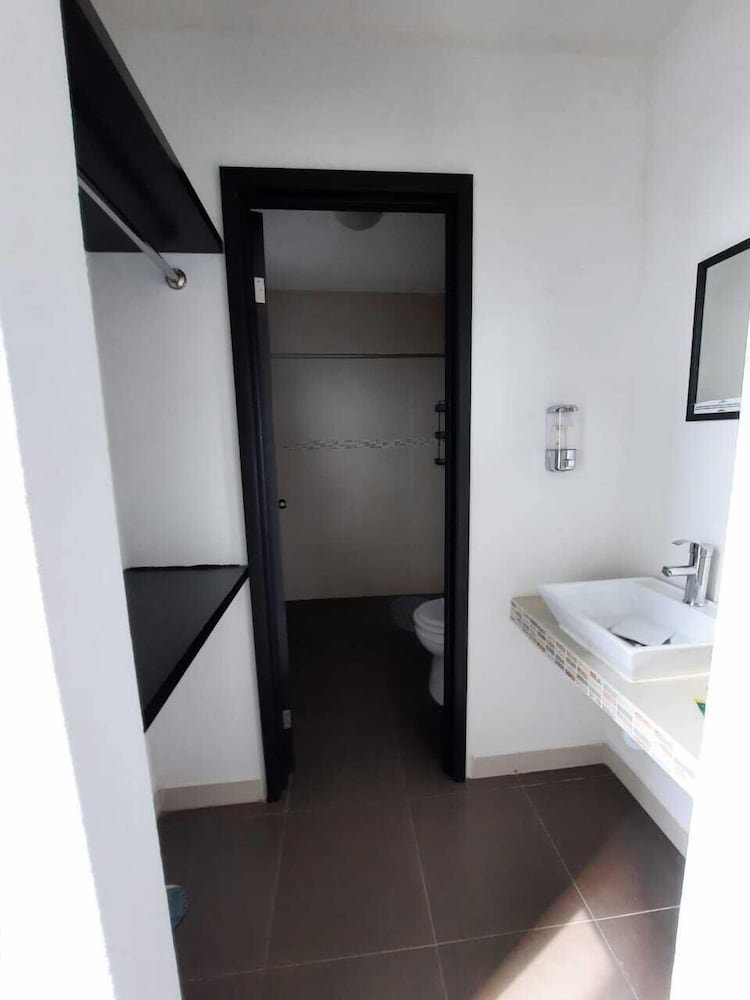 Suite, 1 Queen Bed, Annex Building photo 2