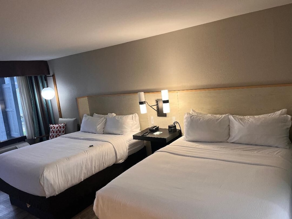 Room, 2 Queen Beds, Non Smoking - Photo 3