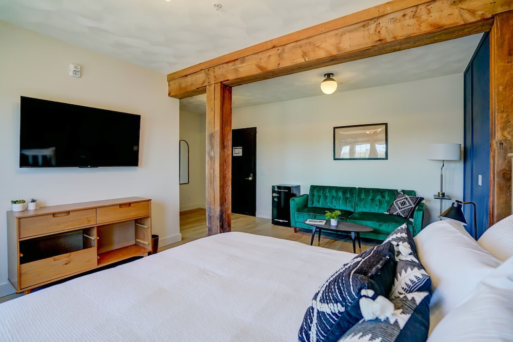 Design Room, Ensuite photo 3