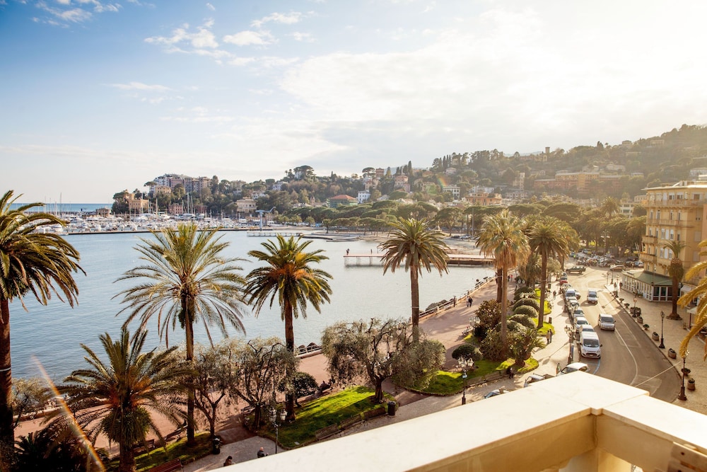 Deluxe Double or Twin Room, Balcony, Sea View - Photo 2