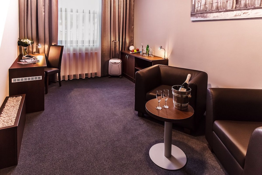 Business Suite photo 2