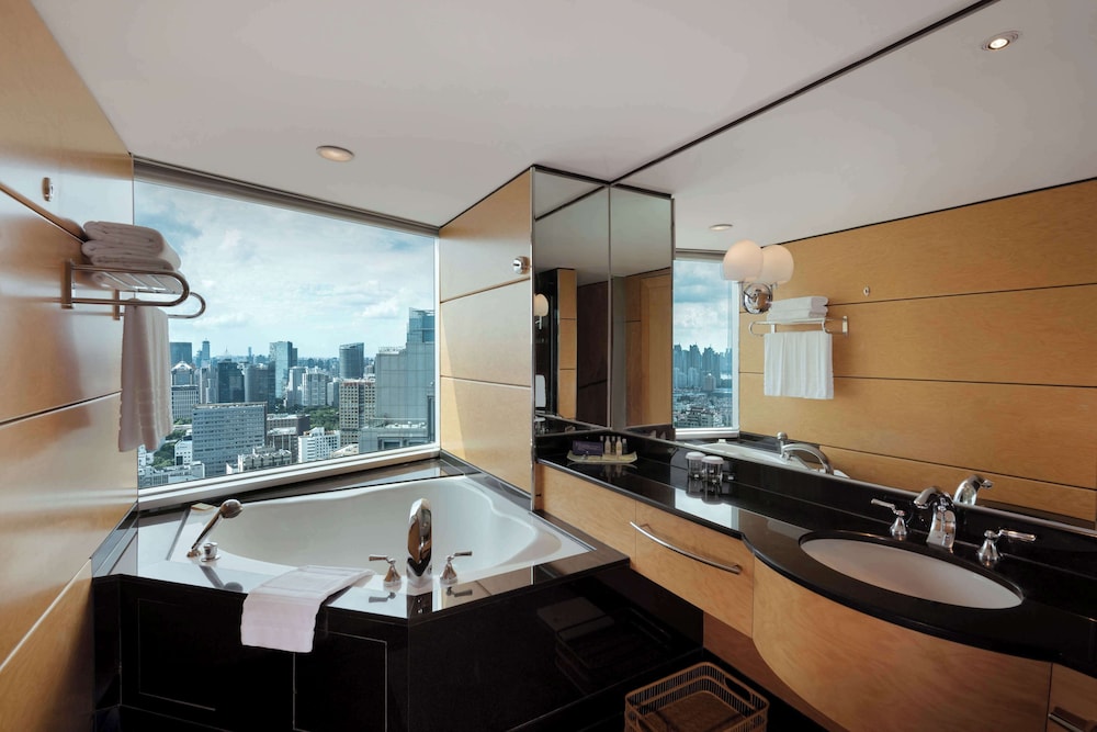 Executive Room, 2 Twin Beds, Club Lounge Access - Photo 8