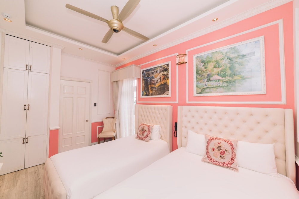 Deluxe Twin Room, Balcony - Photo 9