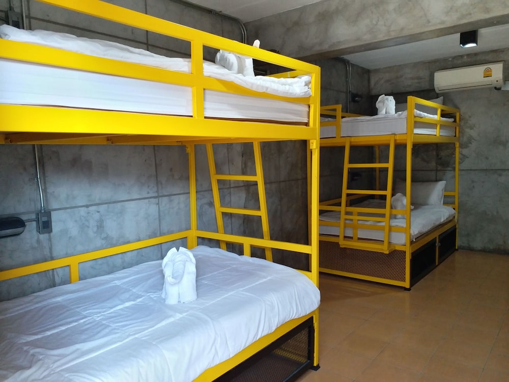 Shared Dormitory, Women only photo 2