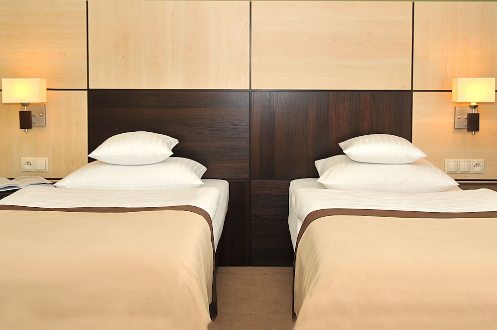 Standard Twin Room - Photo 2