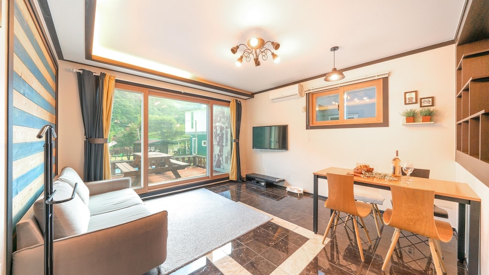 Basic Room, 1 Bedroom (Negeuro) photo 1