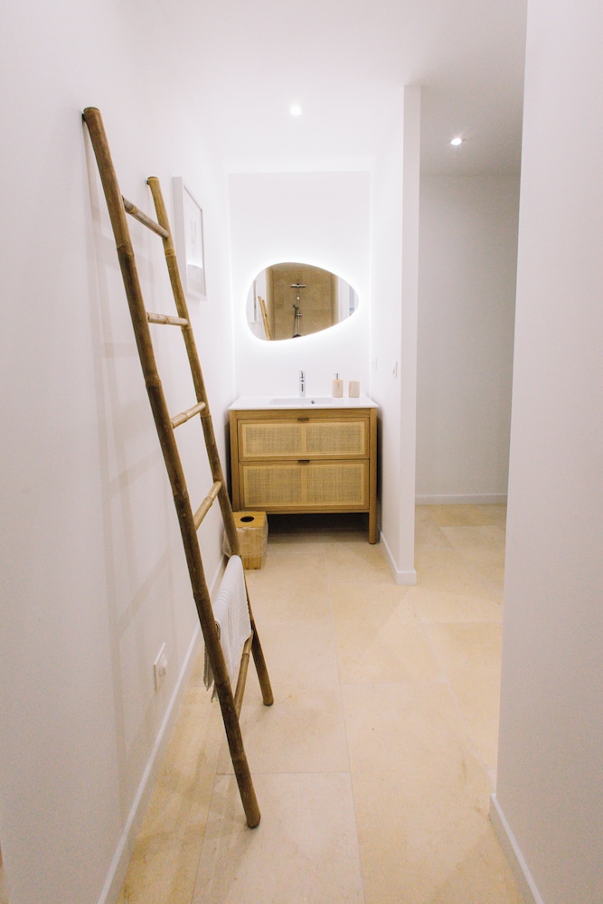 Classic Double Room, Non Smoking, Private Bathroom photo 2