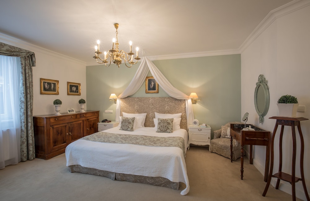 Deluxe Double Room - Photo 8