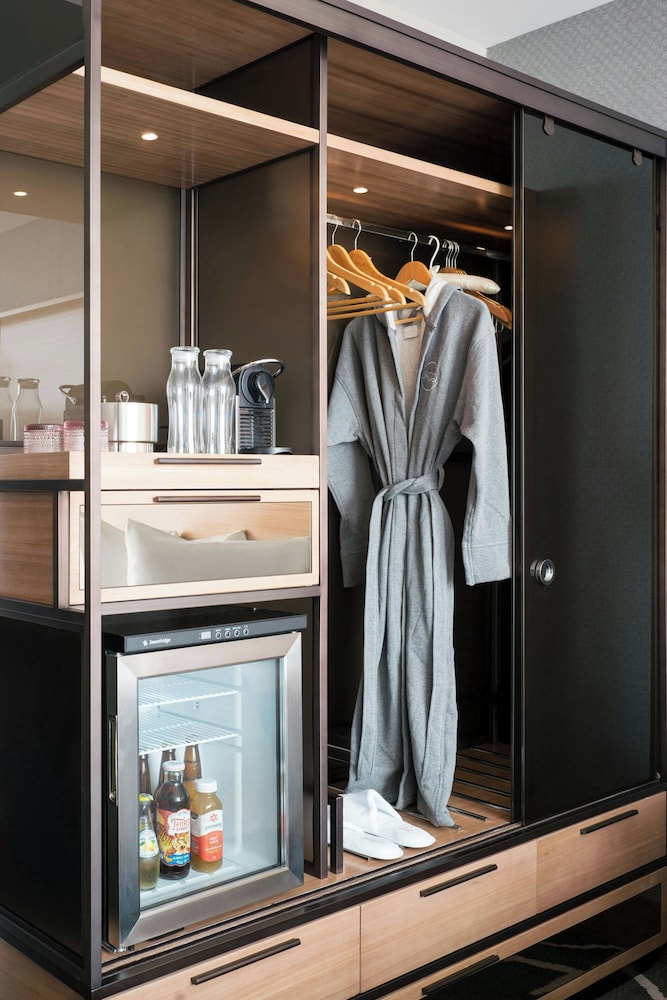 Signature Room, 1 King Bed (Mobility Accessible, Roll-In Shower) photo 1