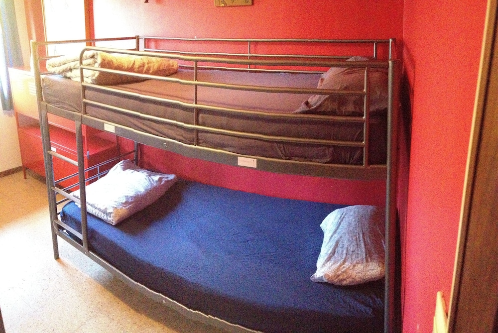 Shared Dormitory, Mixed Dorm (1 bed in a 7-Bed Dormitory Room) photo 2
