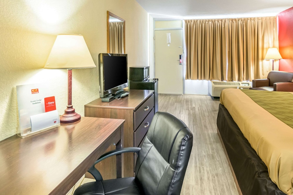 Standard Room, 1 King Bed, Non Smoking - Photo 22