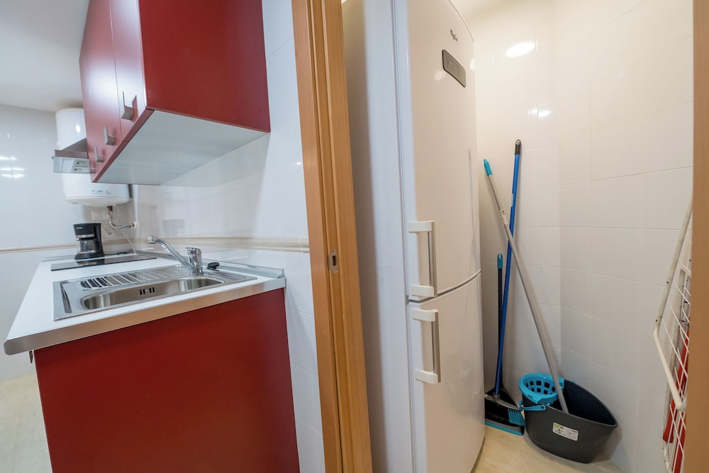 Basic Apartment, 2 Bedrooms, 2 Bathrooms photo 3
