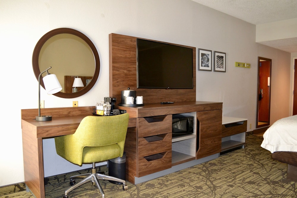 Room, 1 King Bed, Accessible photo 1