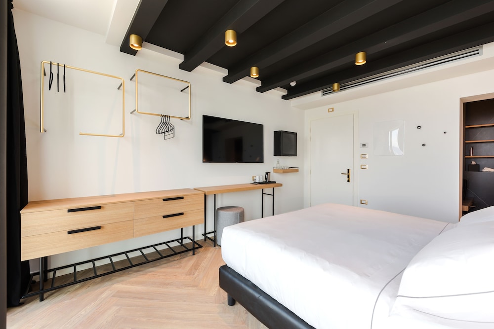 Double Room Single Use, Balcony photo 2