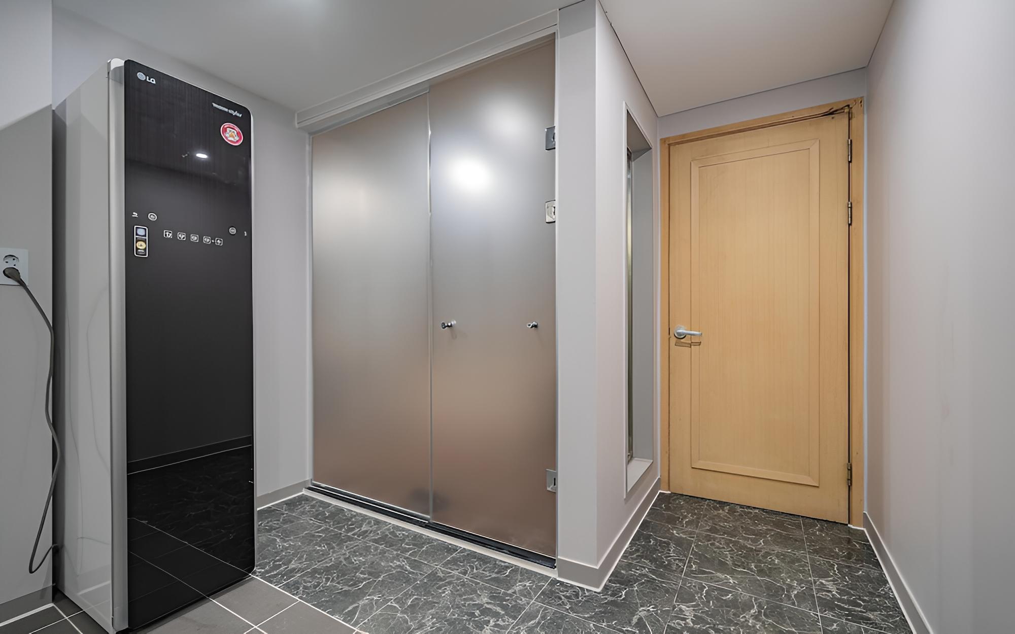 Room (Special room (hinoki bath wave Disney)
