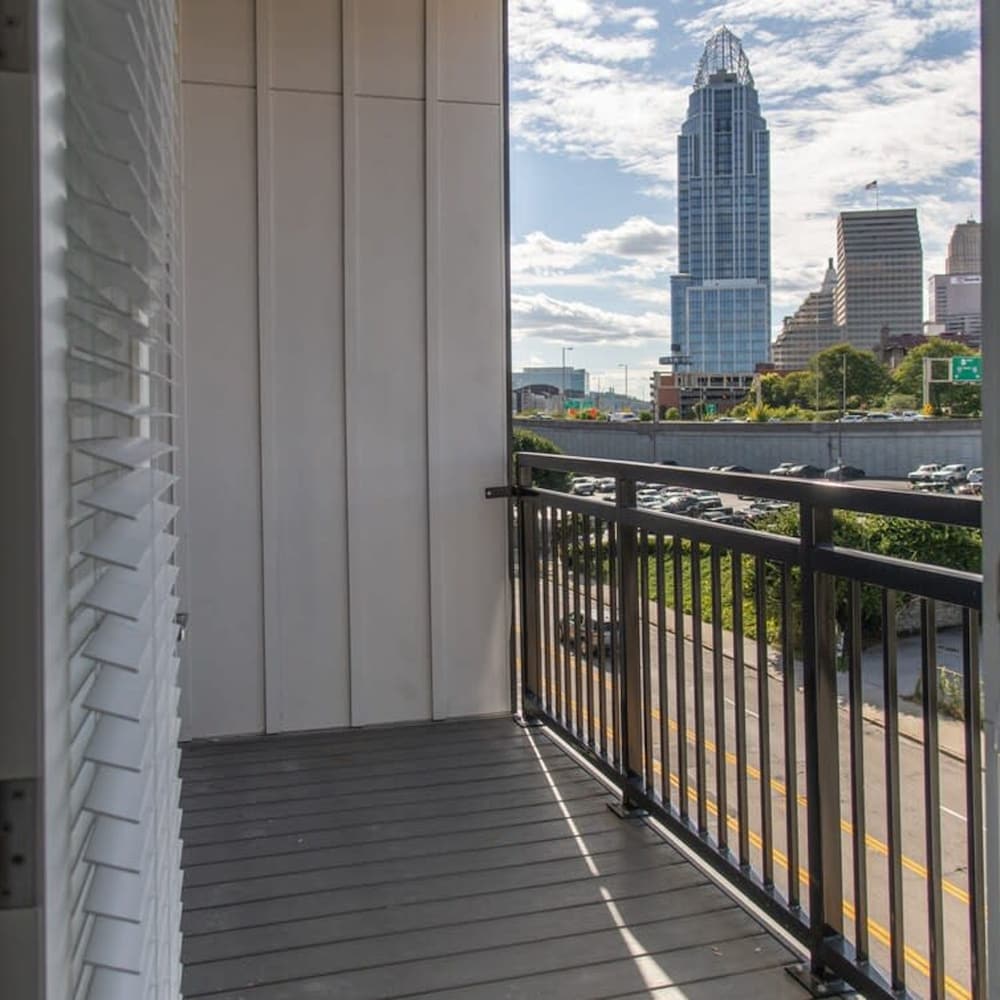 Cozysuites Wspaniałe mieszkanie z 3 sypialniami w centrum Cincinnati, Zdjęcie 43