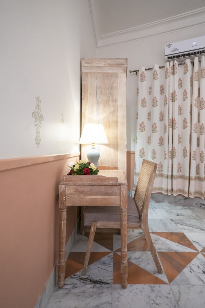 Upper Luxury - Photo 33