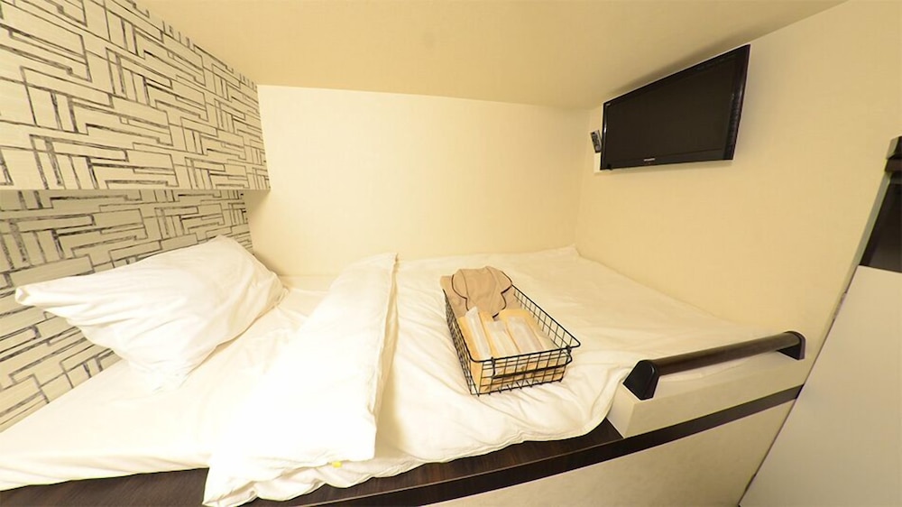 Upper Cabin Room, Men Only photo 1