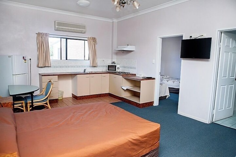Standard Suite, 2 Bedrooms, Kitchenette (Suite) photo 1