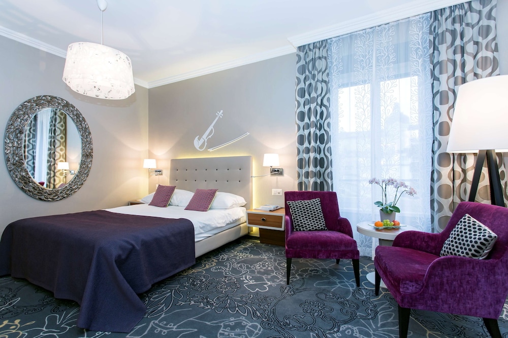 Style Double Room City View - Photo 1