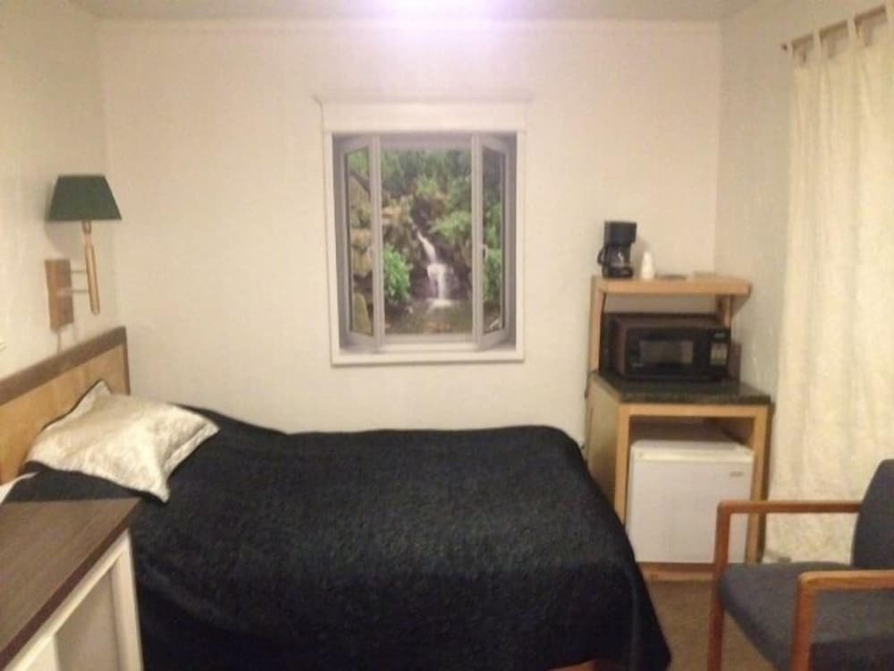 Standard Room, 2 Queen Beds photo 2