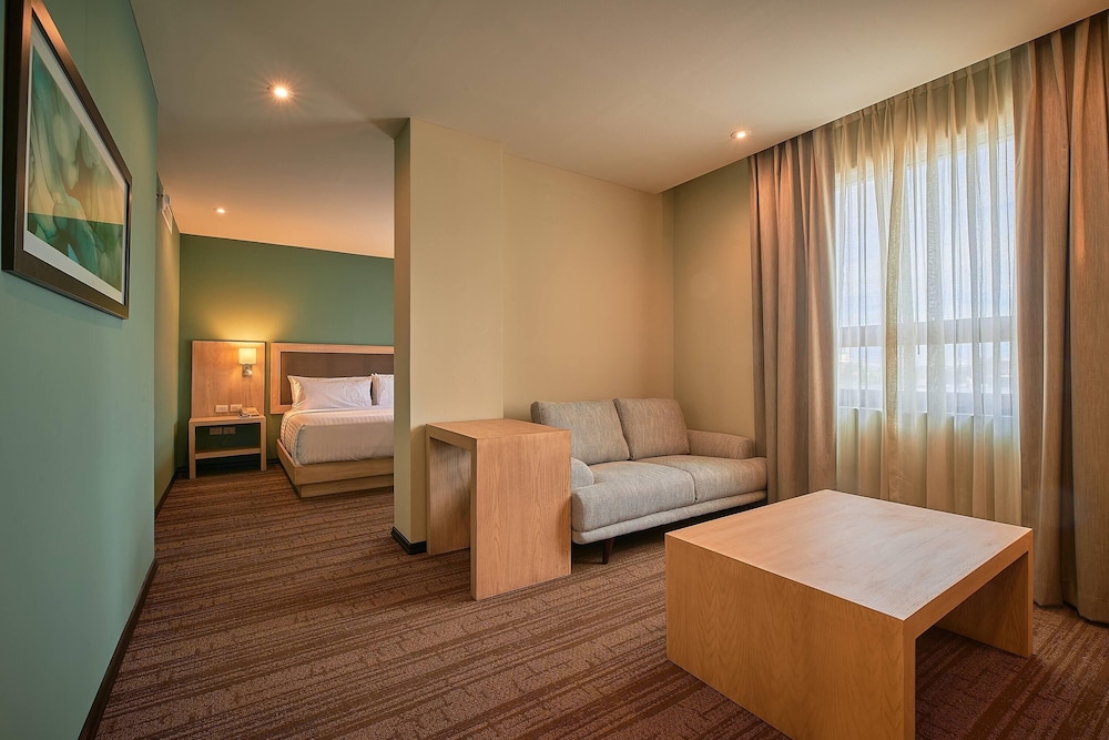 Junior Suite, 1 King Bed, Non Smoking photo 1