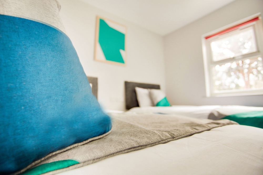Classic Twin Room, Accessible, Ensuite photo 3