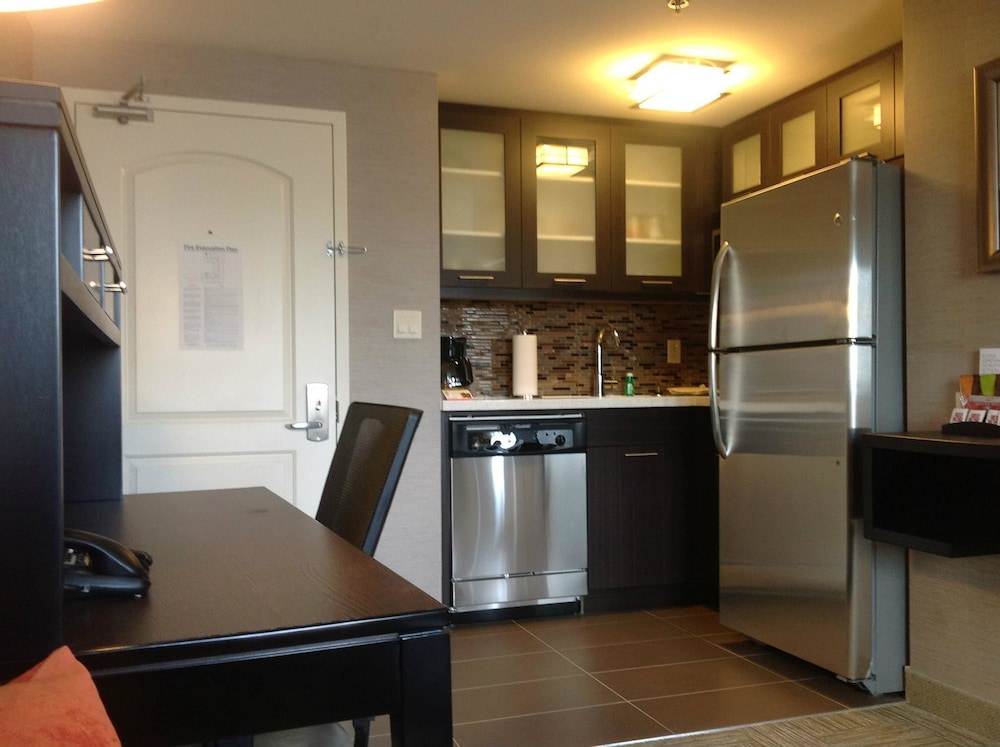 Studio Suite, Transfer Shower, Kitchen (Mobility Accessible) - Photo 2
