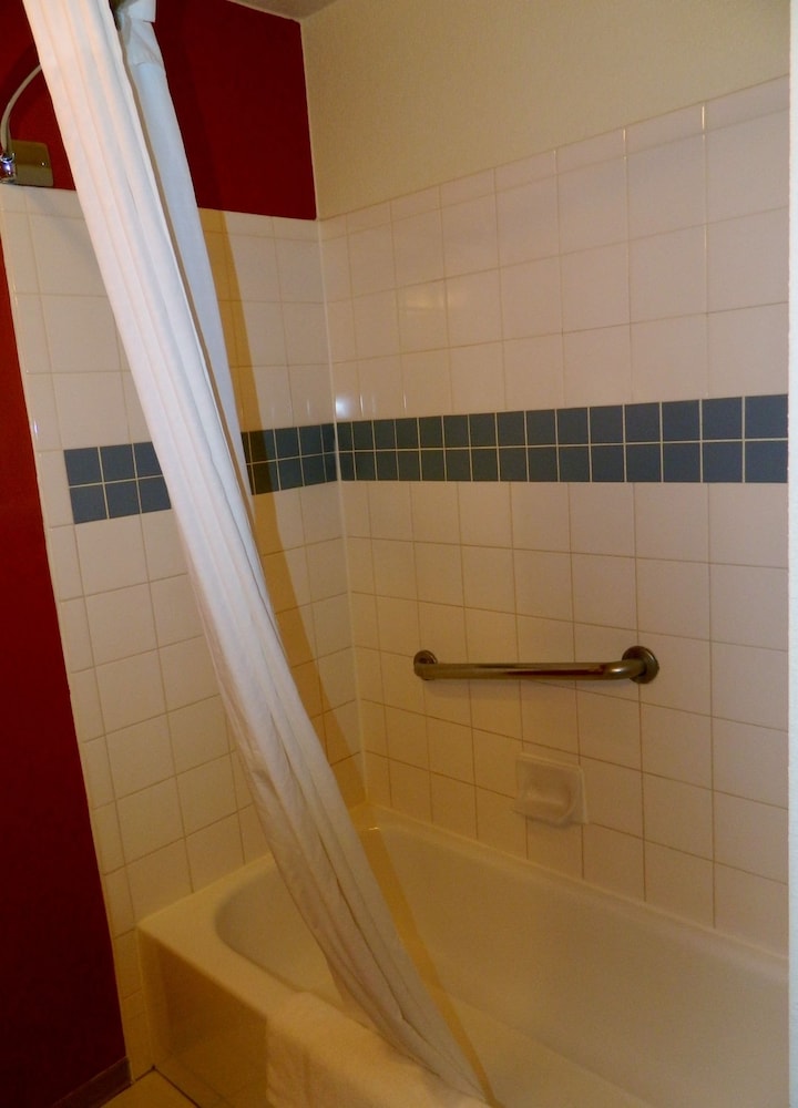 Suite, 2 Queen Beds, Non Smoking - Photo 10
