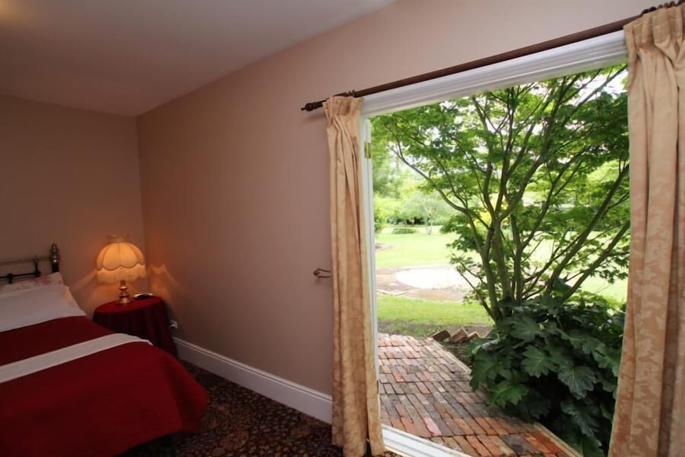 Garden Room, Accessible (Frank's Unit) photo 3