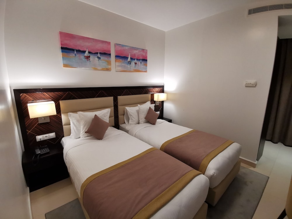 Classic Twin Room - Photo 4
