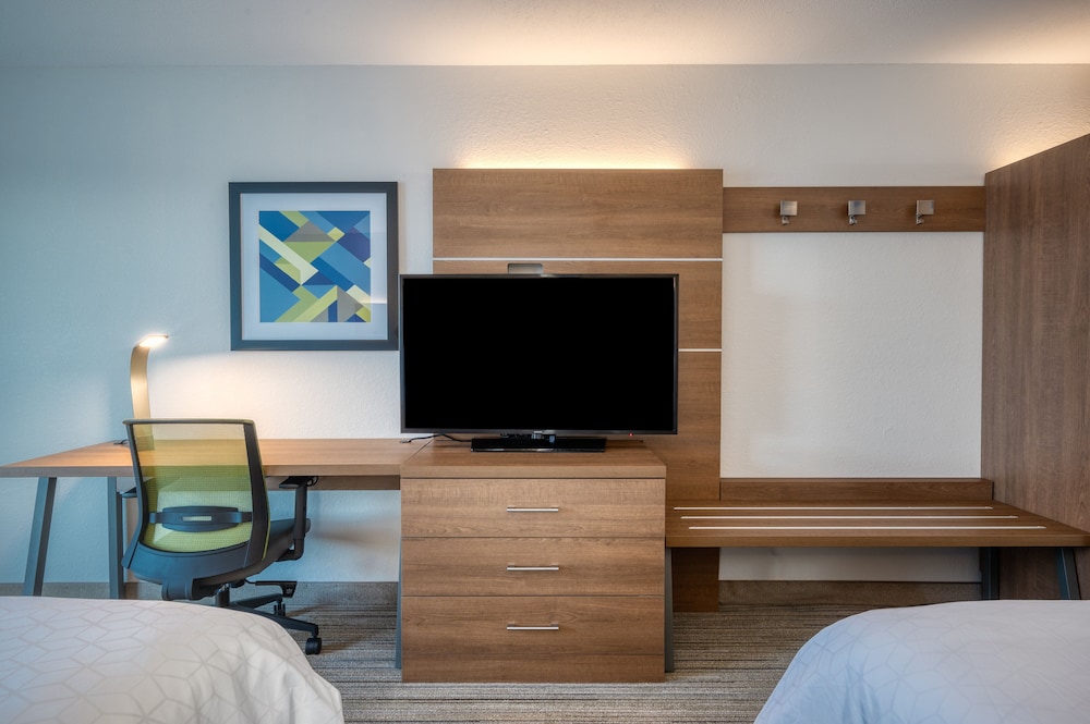 Suite, 2 Queen Beds - Photo 4