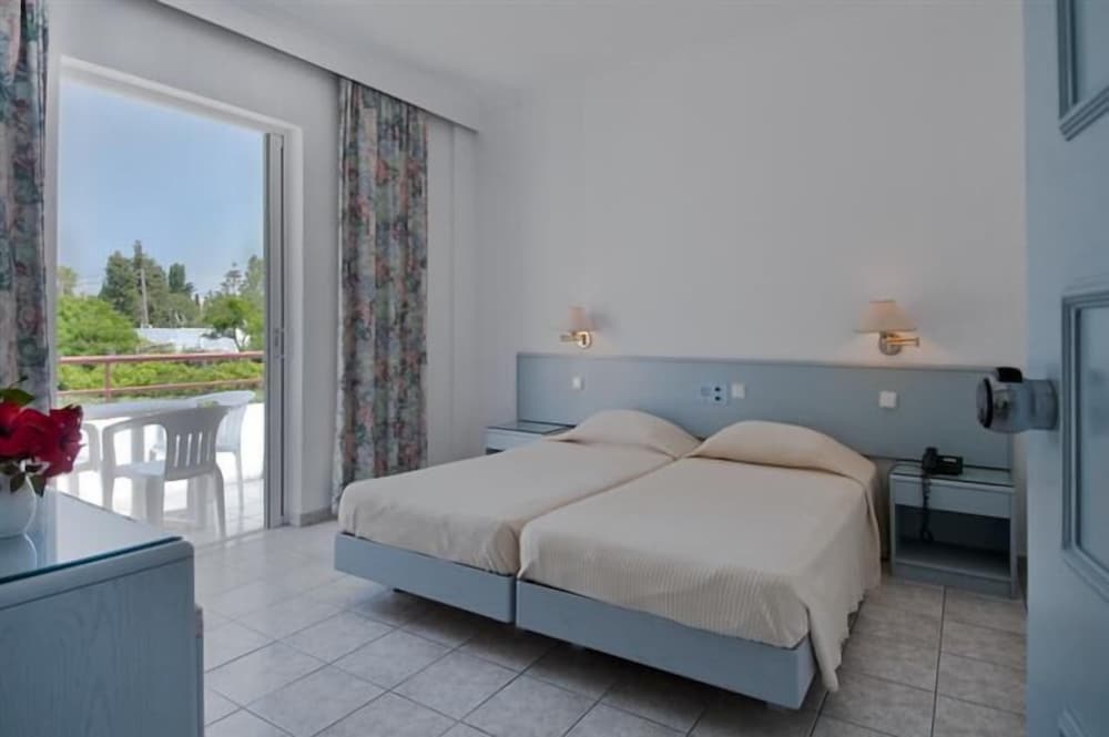 Economy Double or Twin Room photo 2