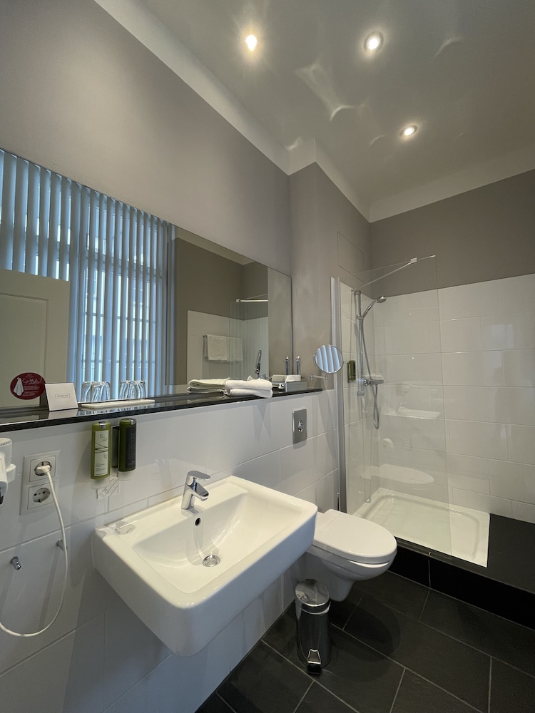 Suite Twin - Photo 12