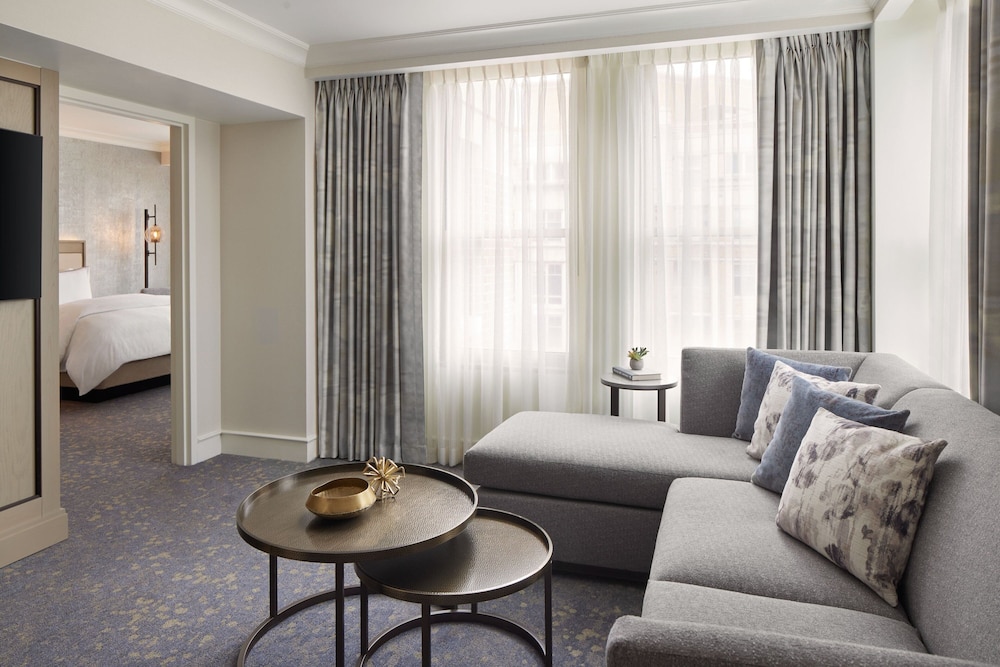 Suite, 1 Bedroom, City View - Photo 1