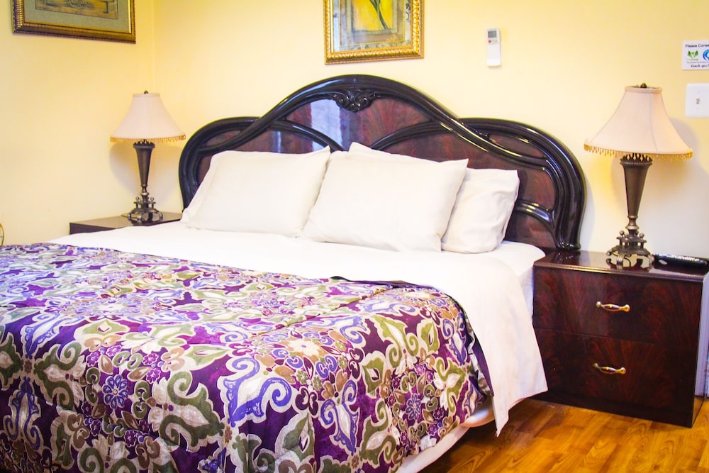 Room, 1 King Bed (Venus) photo 3