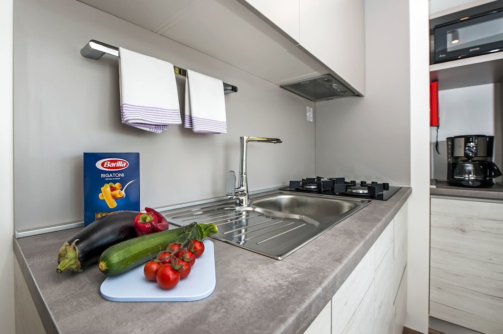 Deluxe Mobile Home, 2 Bedrooms, Terrace, Garden Area photo 2