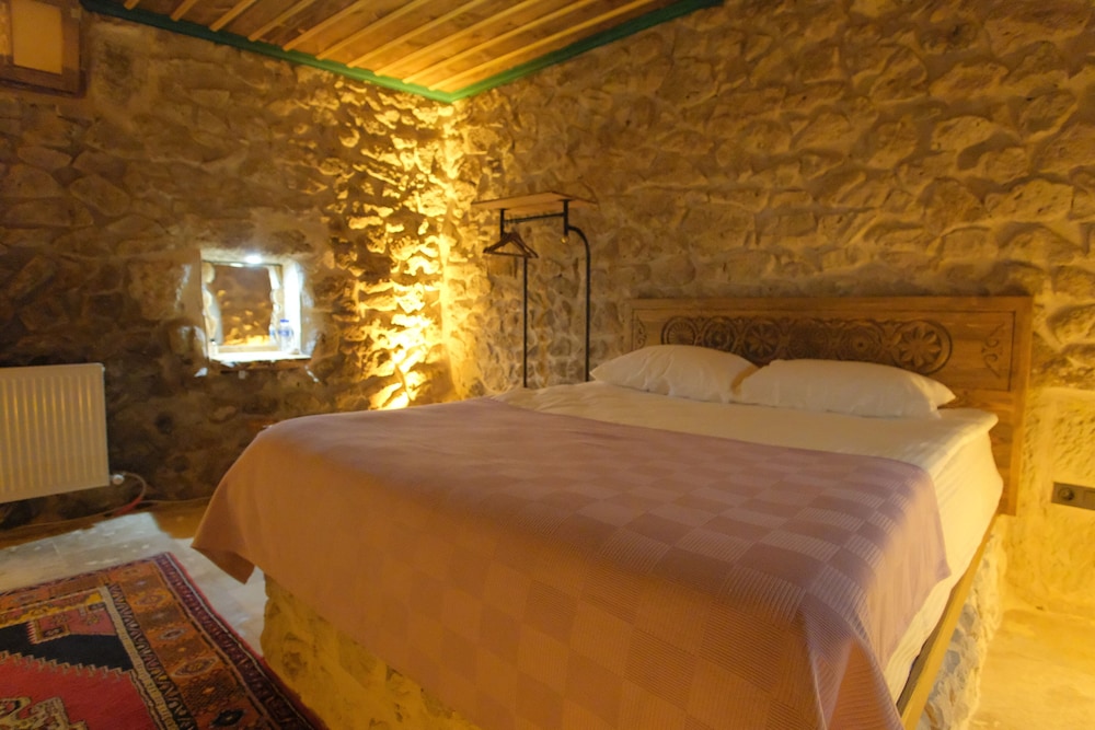 Deluxe Room - Photo 6