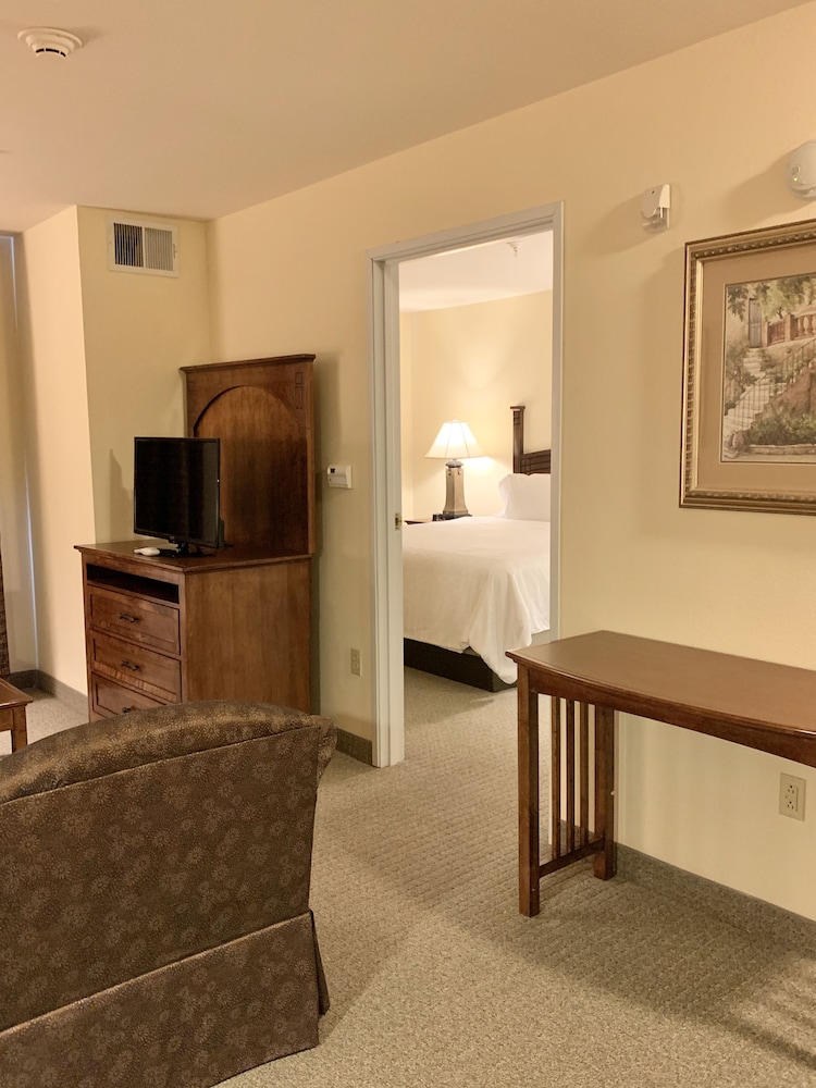 Suite, 1 Bedroom, Kitchen (2 Dbl Beds) - Photo 3