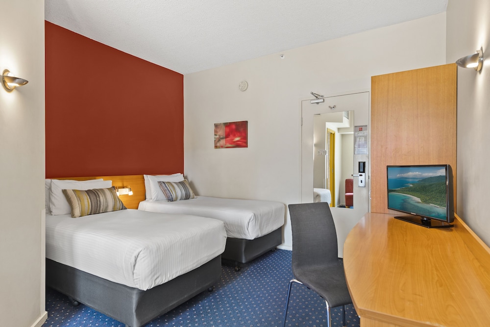 Standard Twin Room - Photo 2