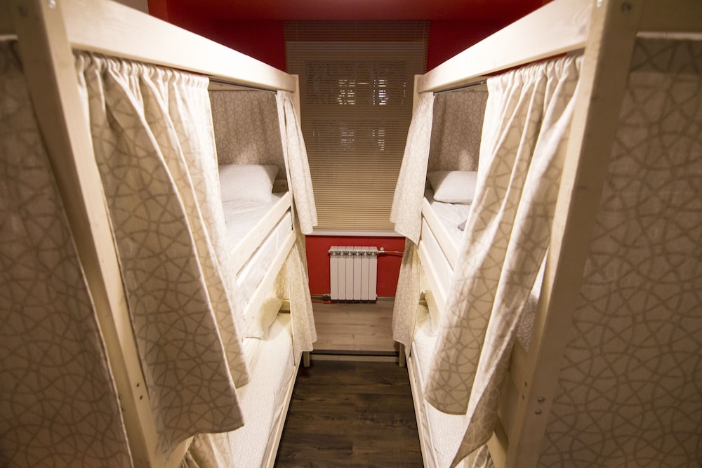 Bed in 4-Beds Mixed Dormitory Room photo 1