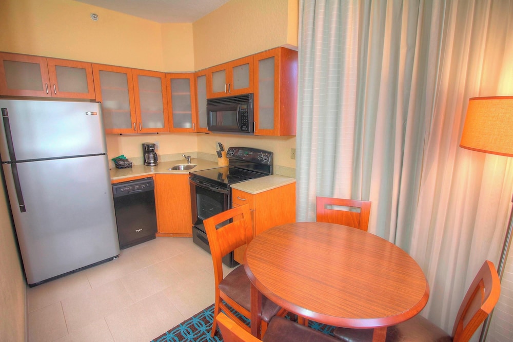 Suite, 1 King Bed with Sofa bed, Kitchen, Corner