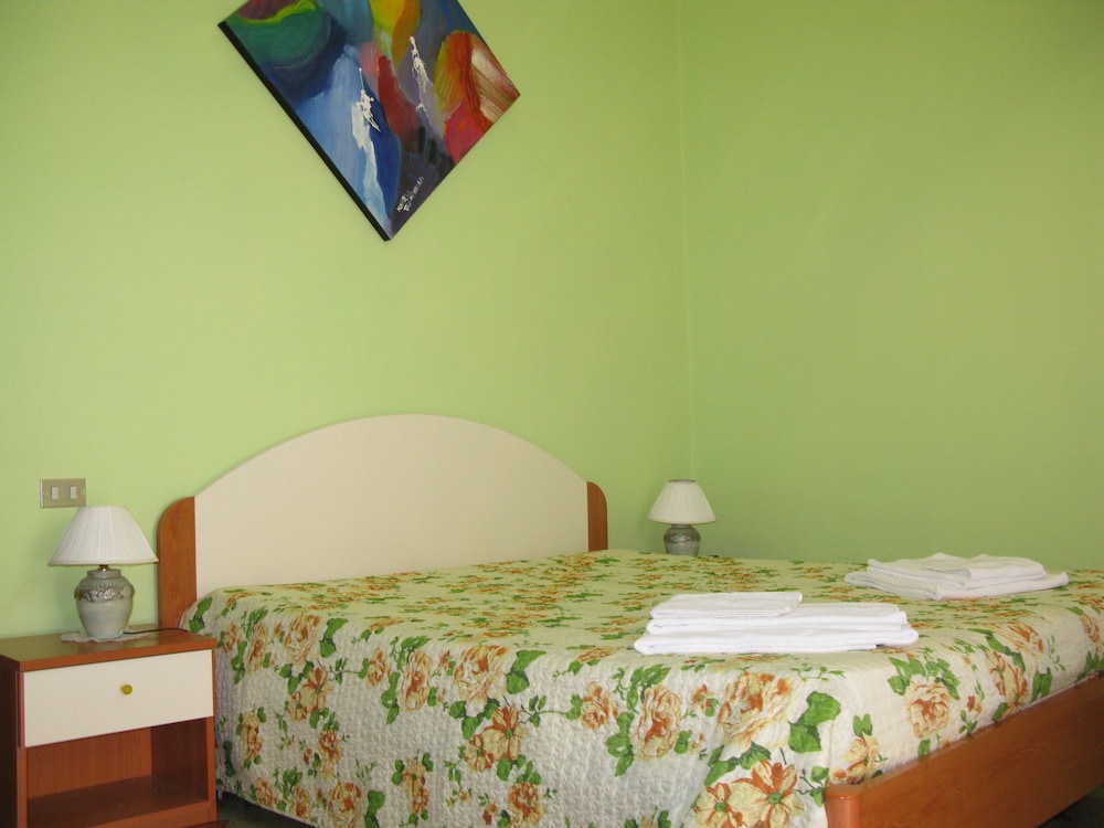 Standard Triple Room, Shared Bathroom